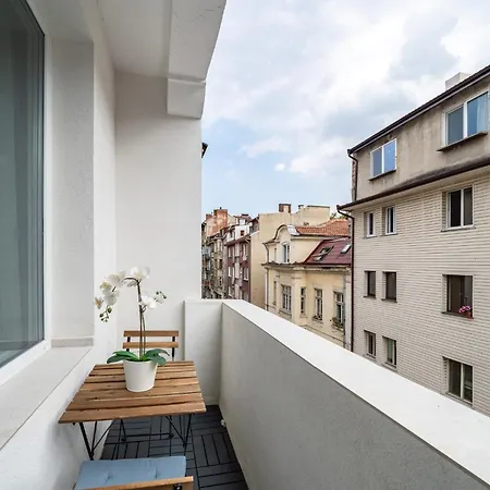 Centre Bright & Sunny Stylish With 2bdr And 2bth Daire