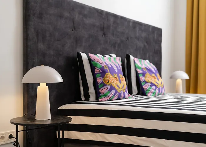 Centre Bright & Sunny Stylish With 2bdr And 2bth アパート *