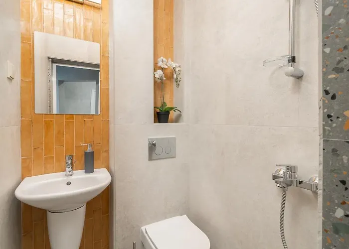 Centre Bright & Sunny Stylish With 2bdr And 2bth ソフィア