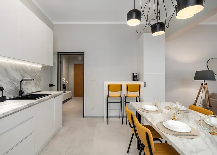 Centre Bright & Sunny Stylish With 2bdr And 2bth アパート