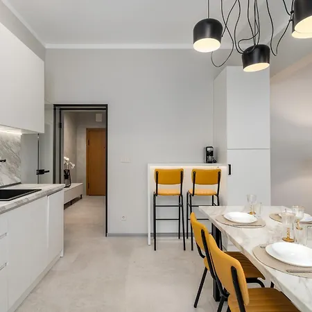 Centre Bright & Sunny Stylish With 2bdr And 2bth Апартамент